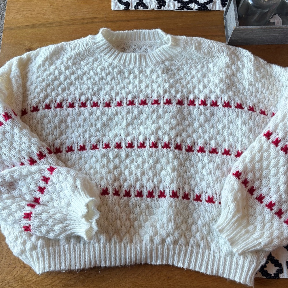 Shein Cozy White Red Patterned cropped knit Sweater womens size XL